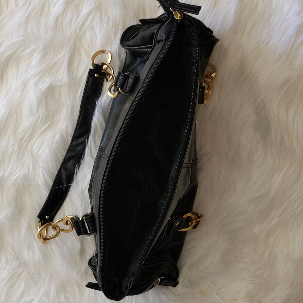 Black handbag with gold chain detail - Picture 4 of 5